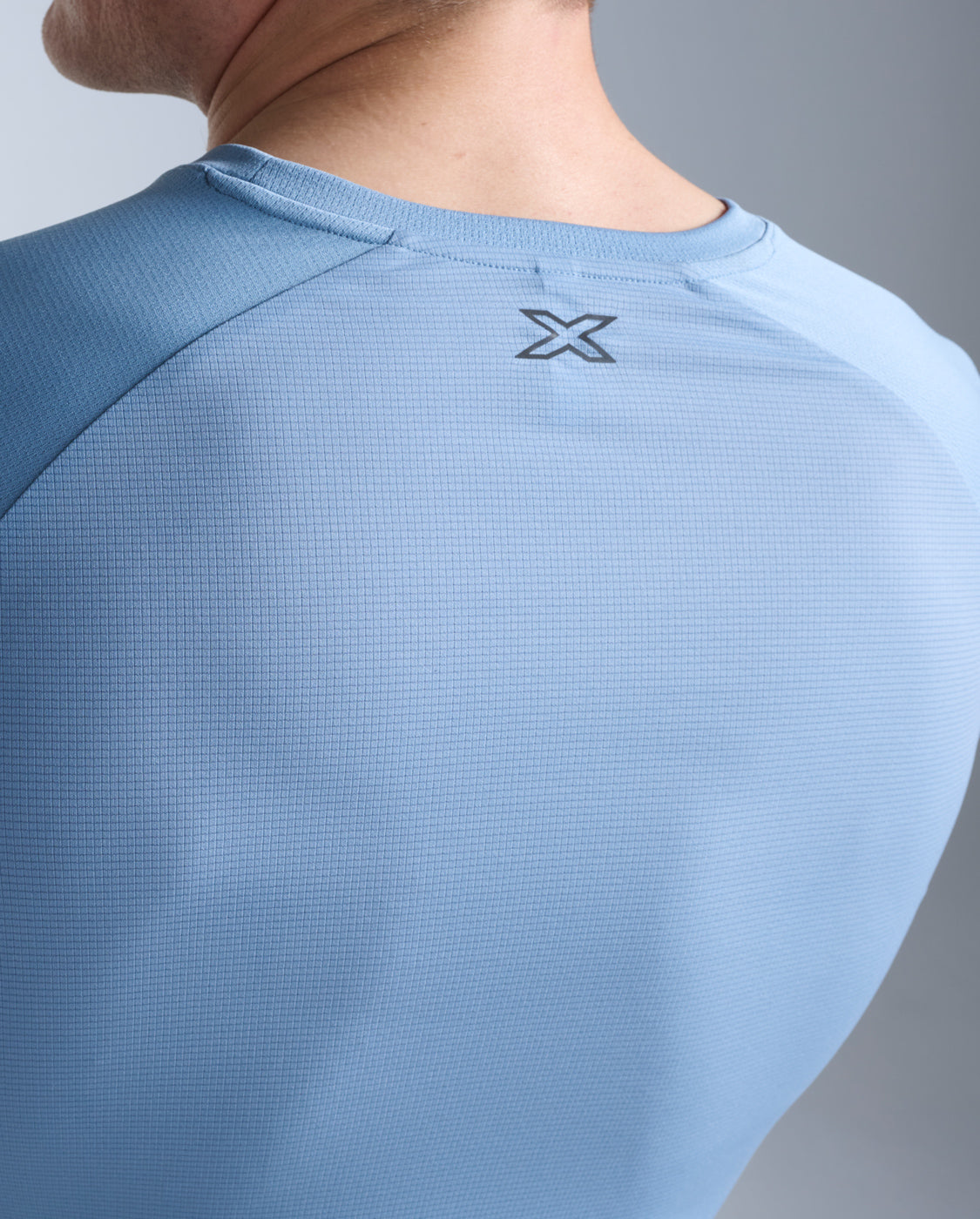 2xu-aero-longsleeve-herren-laufshirt-blau-atmungsaktiv image 4