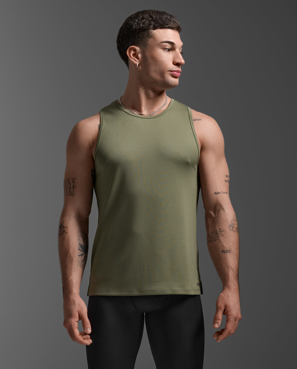 2xu-aero-tank-lauftop-alpine-black-reflective-slim image 2