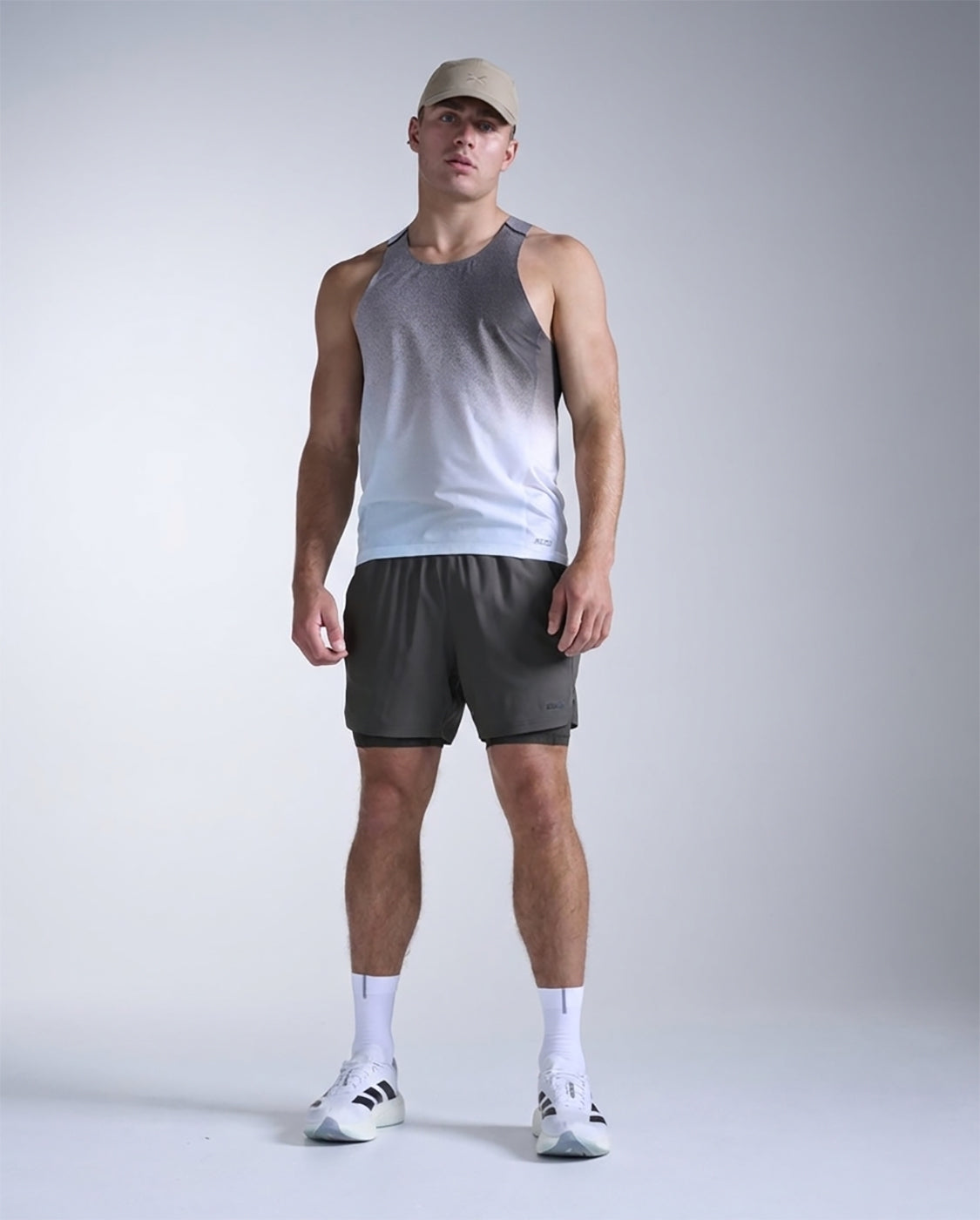 2xu-aero-hybrid-cap-laufcap-chalk-unisex-verstellbar image 3