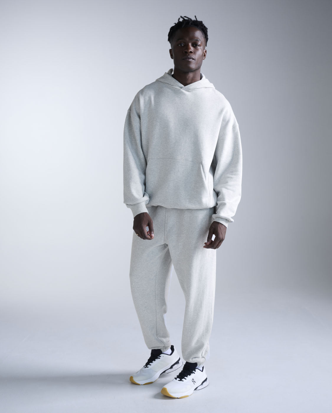 2xu-ez-oversized-organic-cotton-hoodie-grey-marle image 7