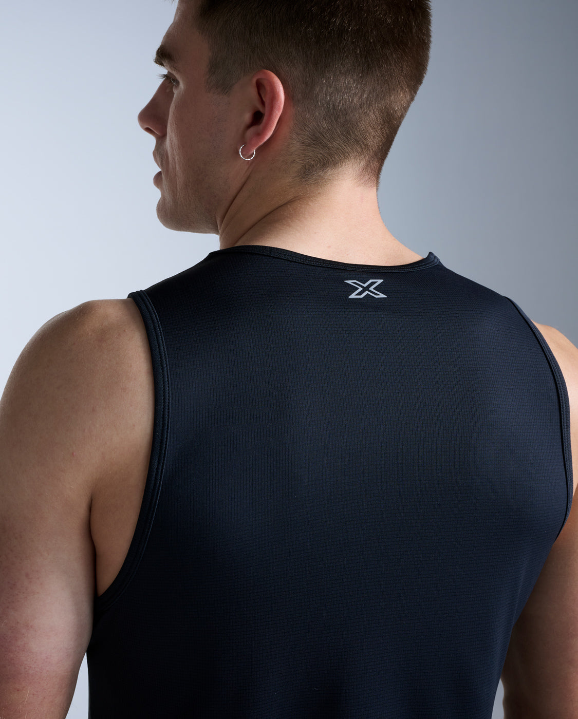 2xu-aero-tank-top-herren-schwarz-silber image 4