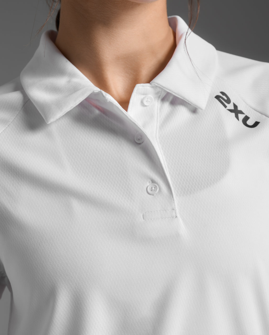 2xu-motion-aspire-polo-poloshirt-damen-wei-kurzarm image 6