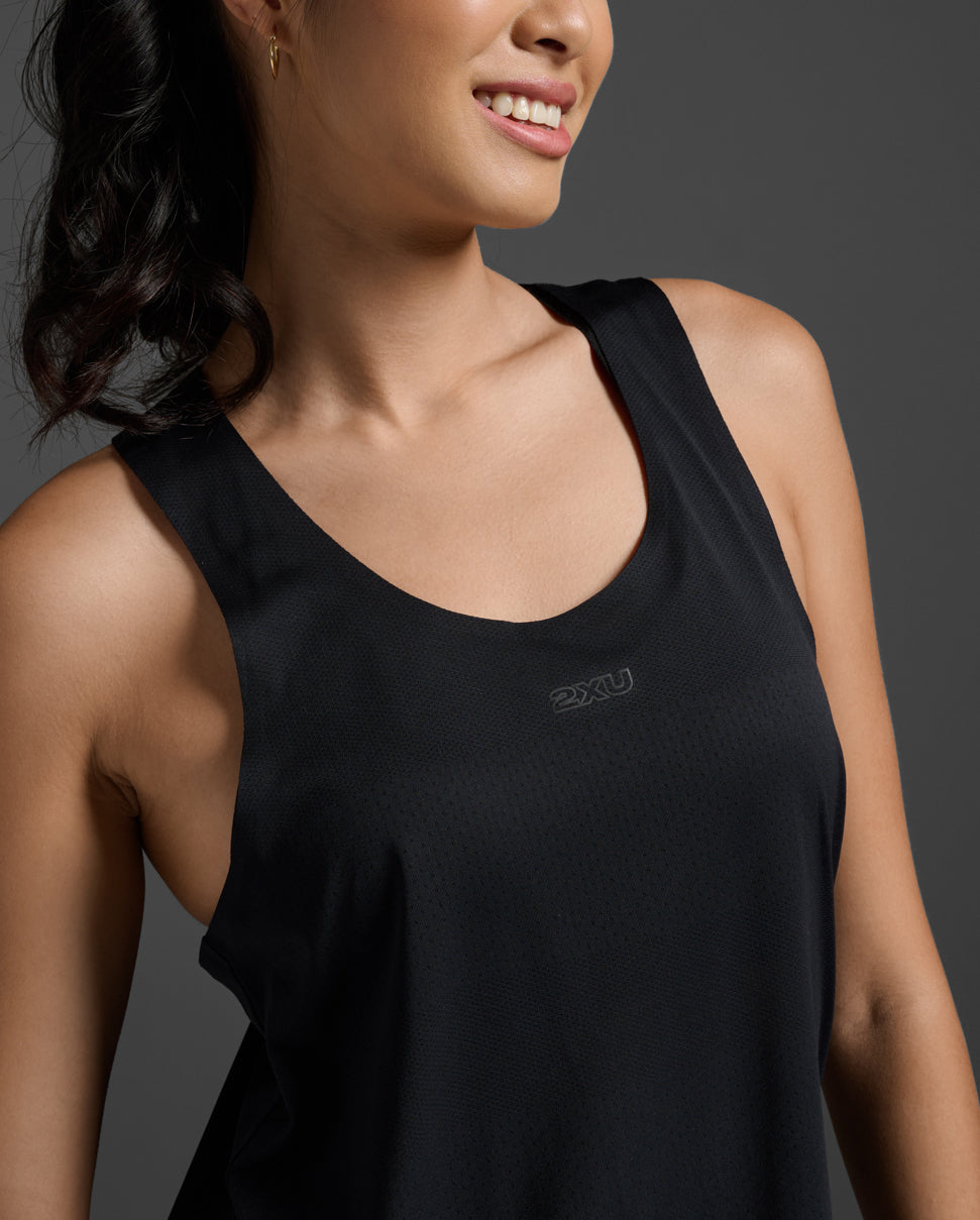 2xu-light-speed-tech-singlet-damen-black-lauftop image 7