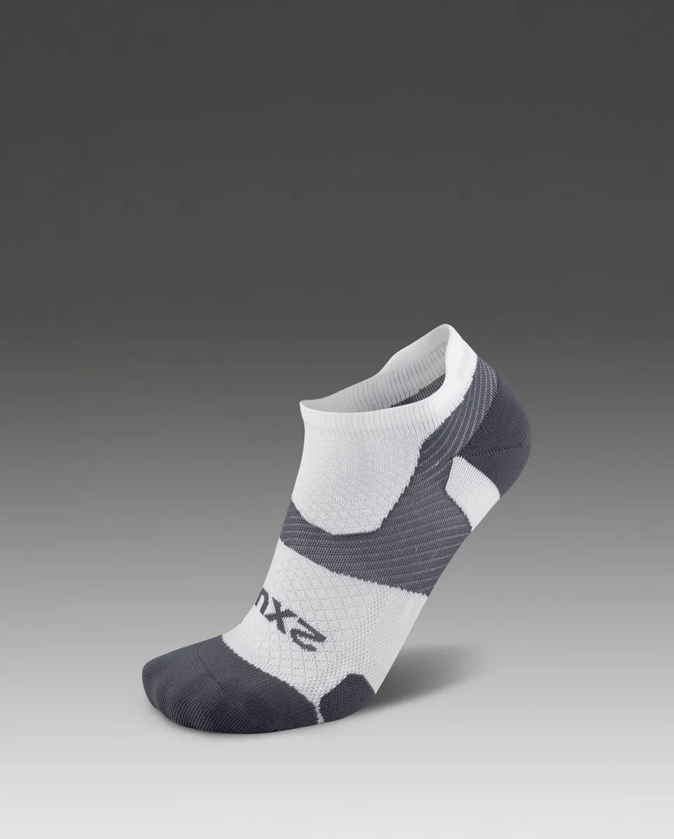 2xu-vectr-light-cushion-no-show-socks-white-grey-unisex image 1