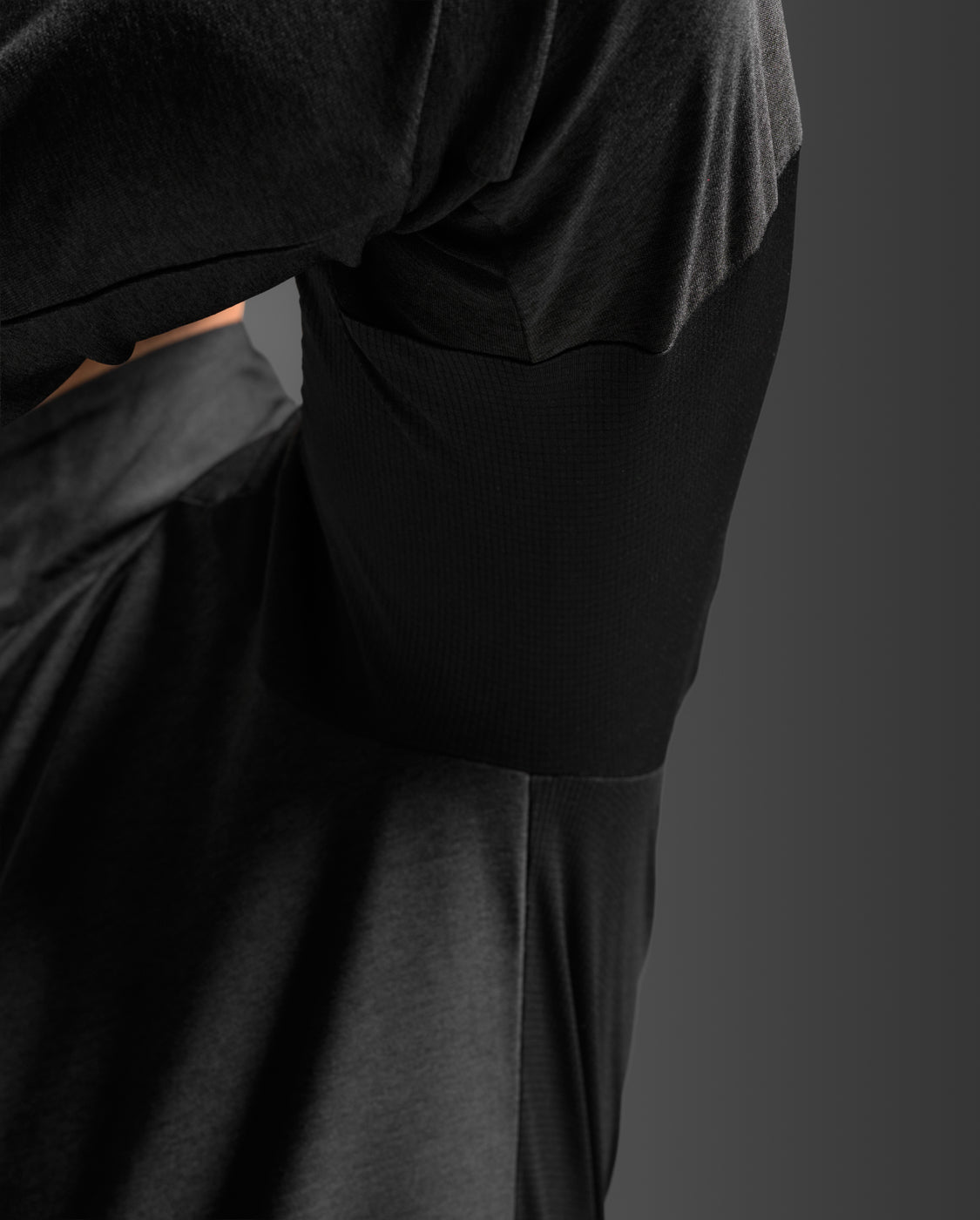 2xu-aero-1-2-zip-laufshirt-langarm-herren-schwarz-slim image 8