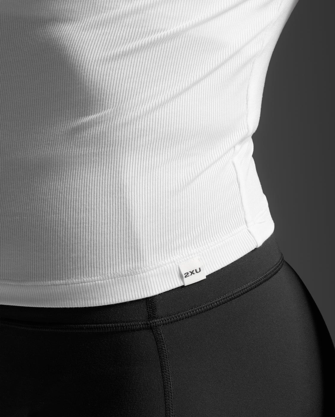 2xu-fluid-modal-ribbed-crop-tee-t-shirt-wei-damen image 8