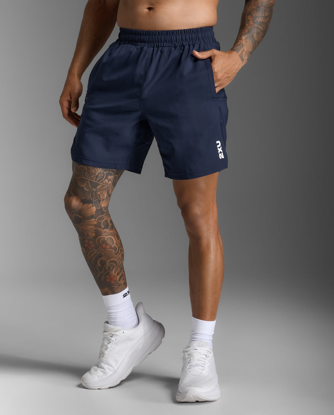 2xu-aspire-7-inch-laufshorts-midnight-herren image 4