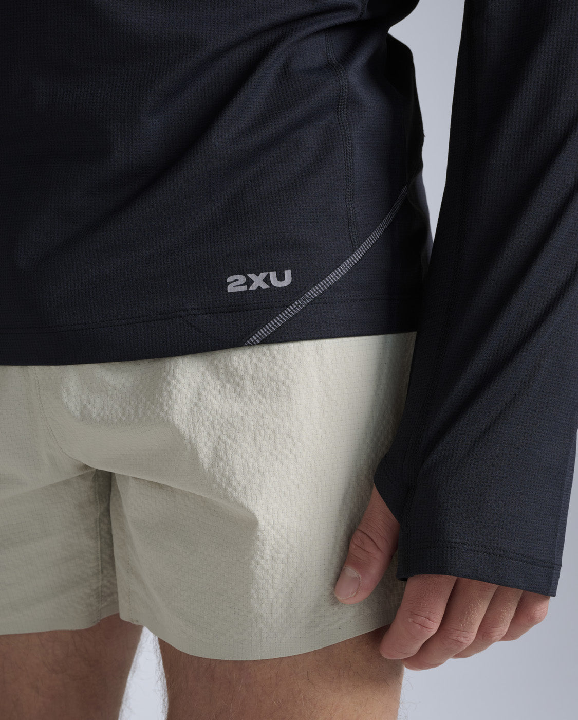 2xu-aero-trail-1-2-zip-langarmshirt-herren-schwarz-stretch image 3