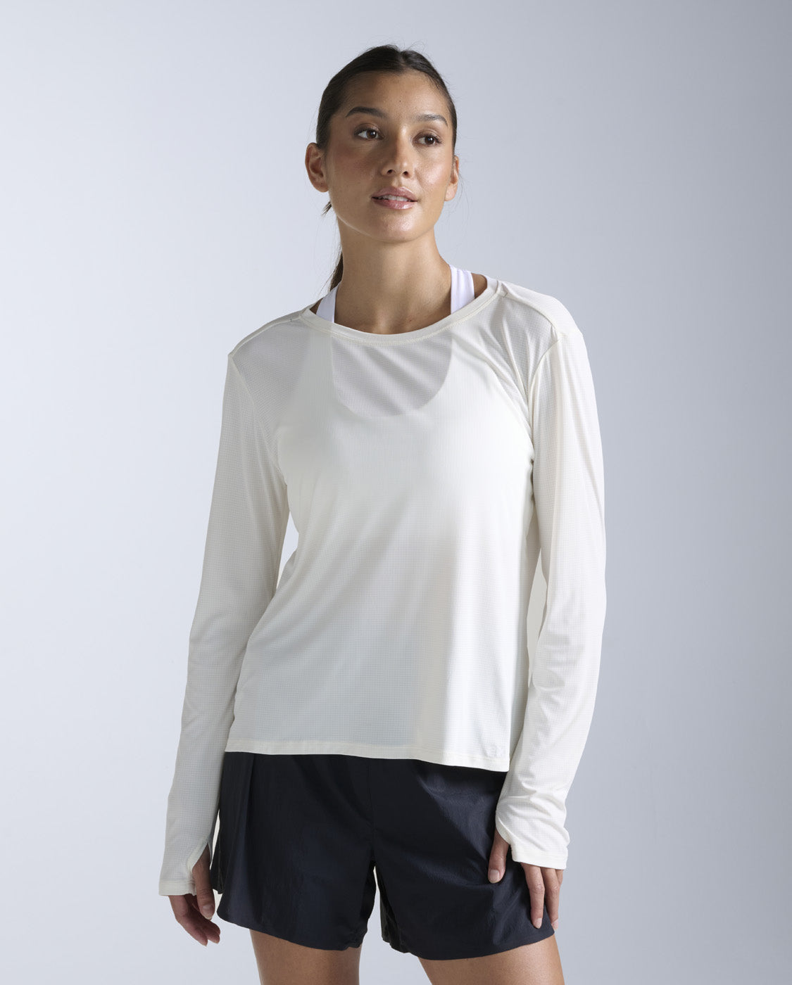 2xu-aero-trail-longsleeve-damen-chalk-langarm-upf50 image 1