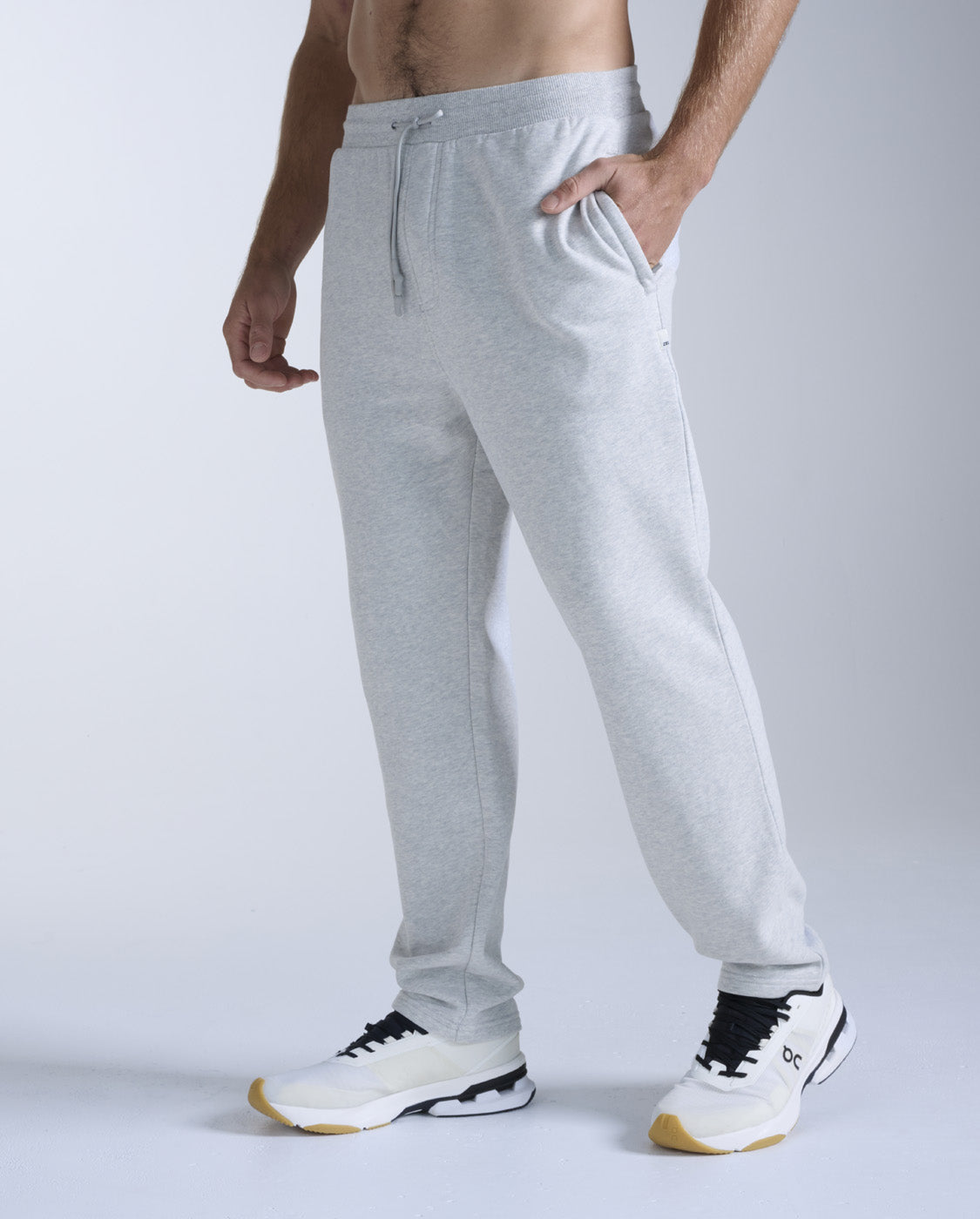 2xu-ez-straight-leg-organic-cotton-trackpants-jogginghose-grau image 1
