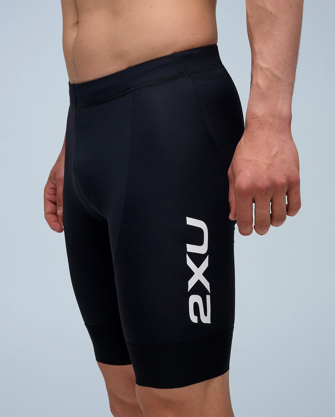 2xu-aero-tri-9-inch-shorts-triathlonhose-herren-schwarz image 1