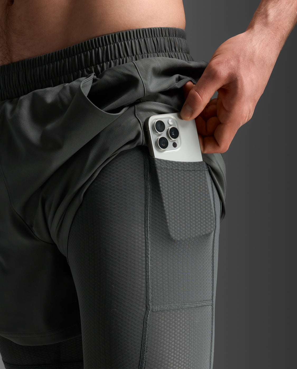 2xu-aero-mesh-2-in-1-5-inch-shorts-jupiter-herren image 7