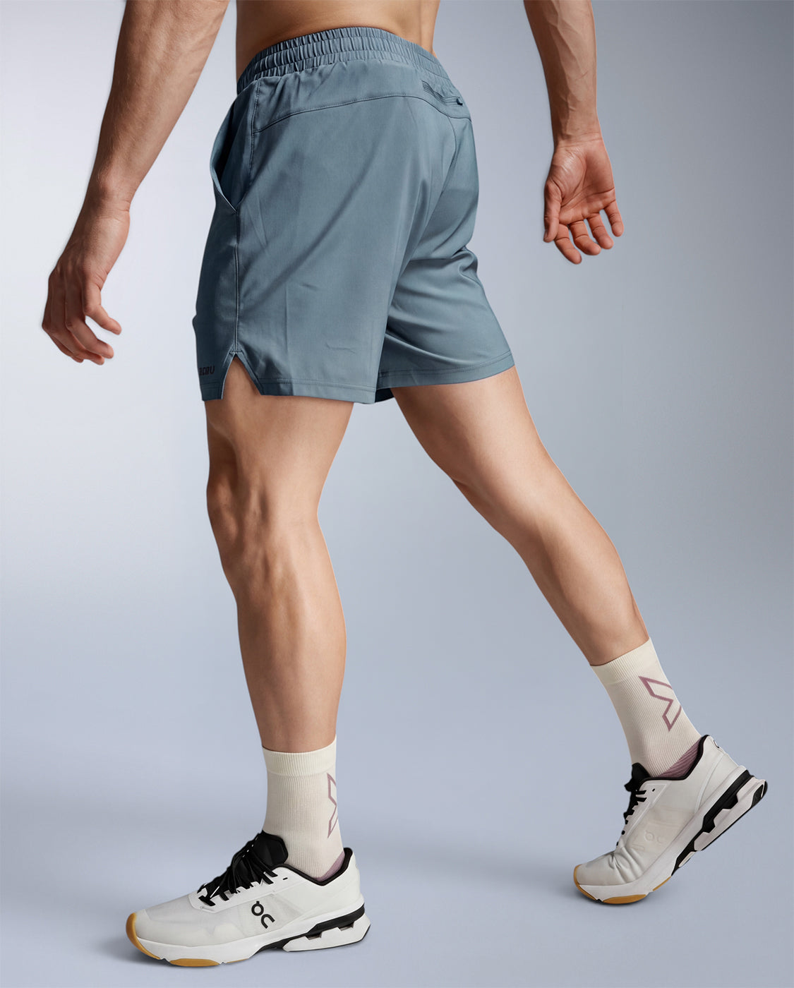 2xu-aero-7-inch-shorts-herren-blue-shade-reflektierend image 2