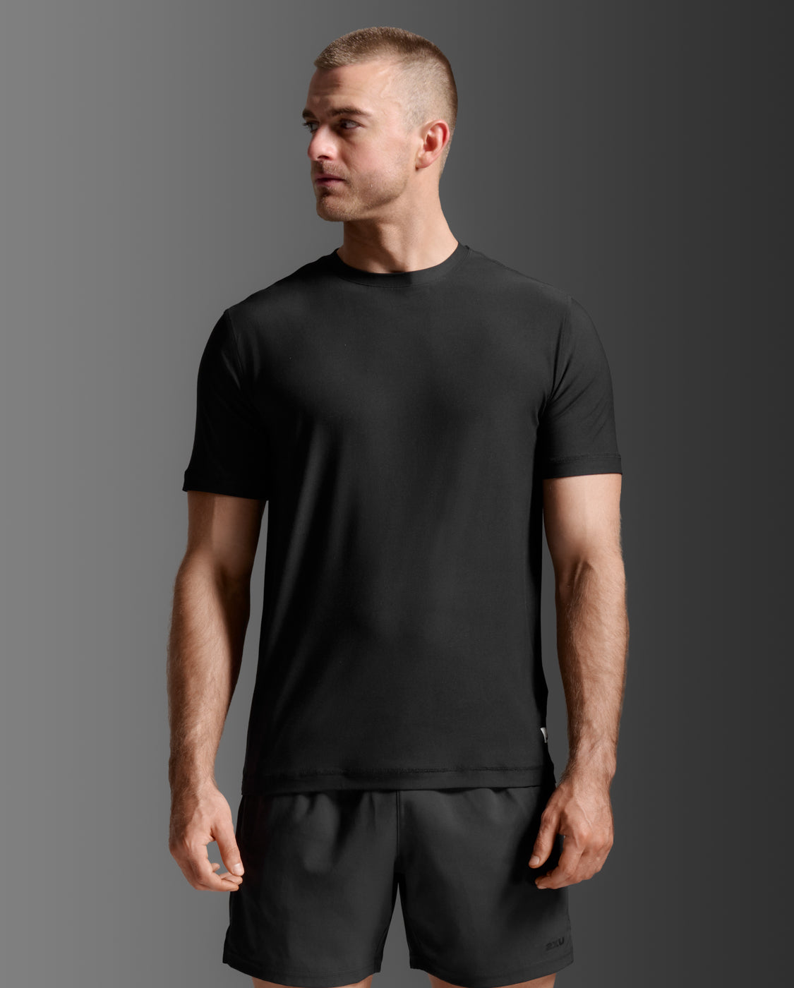 2xu-signature-tee-herren-t-shirt-schwarz-kurzarm image 2