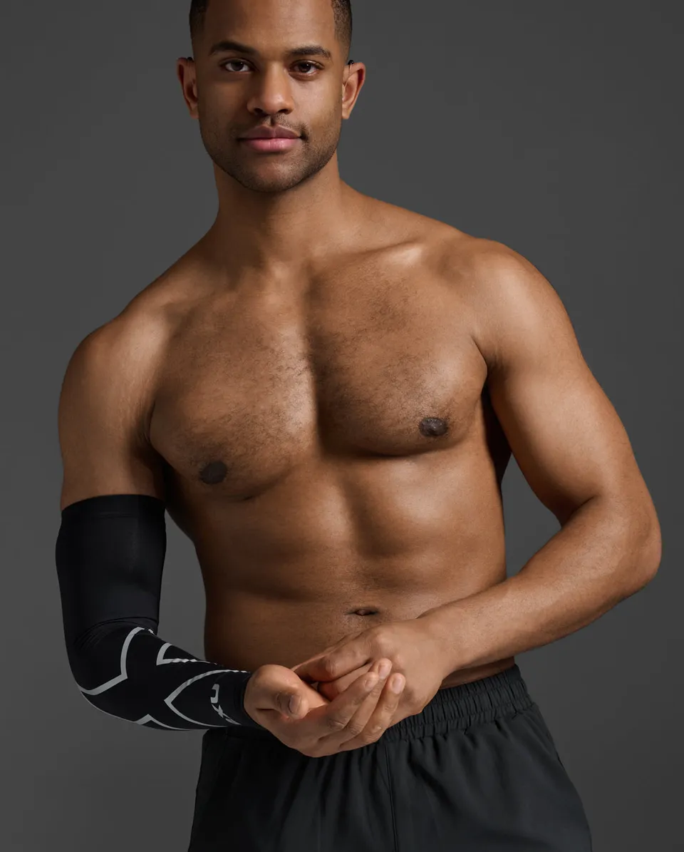 2xu-core-compression-arm-guard-schwarz-single-unisex image 1
