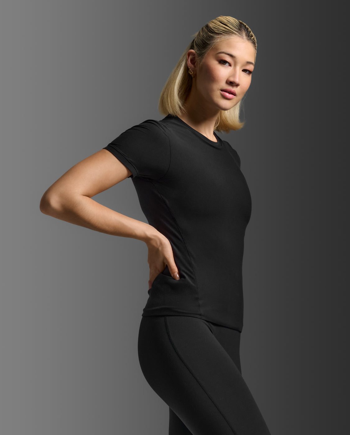 2xu-signature-wonderluxe-fitted-tee-t-shirt-schwarz image 4