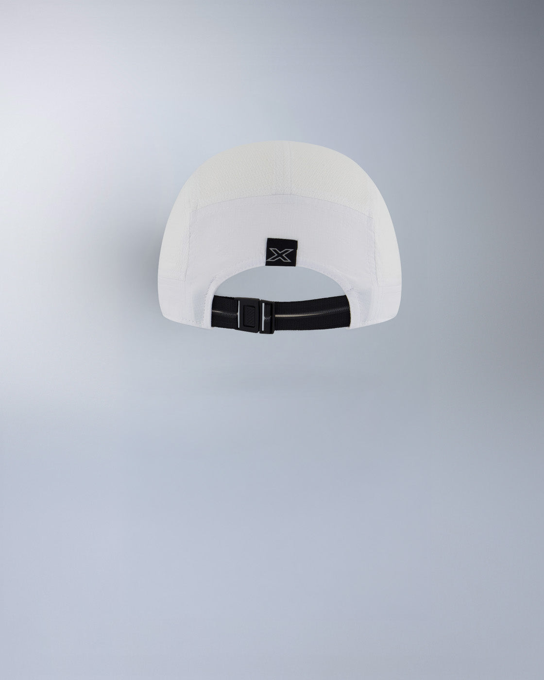 2xu-light-speed-cap-laufkappe-wei-silber-reflektierend image 2