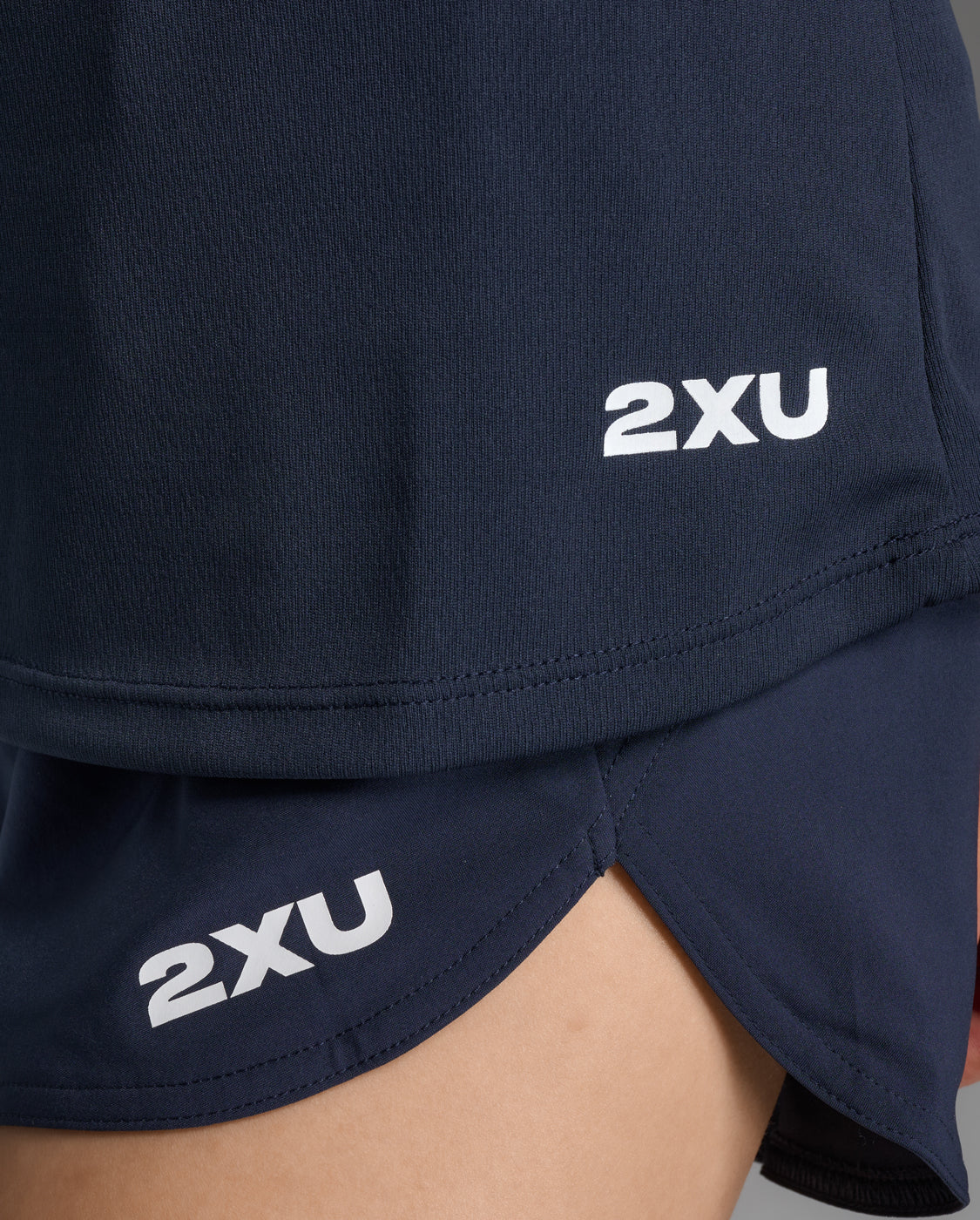 2xu-motion-aspire-singlet-top-damen-midnight-white image 8