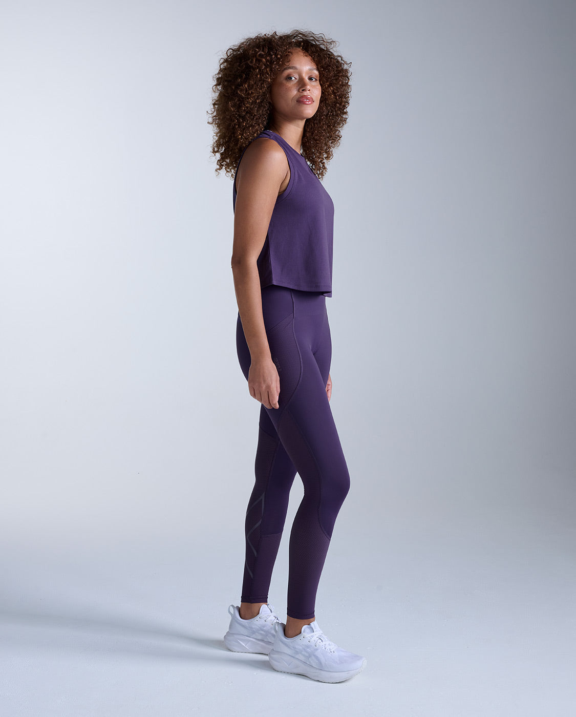 2xu-aero-mesh-crop-tank-damen-velvet-purple-top image 7