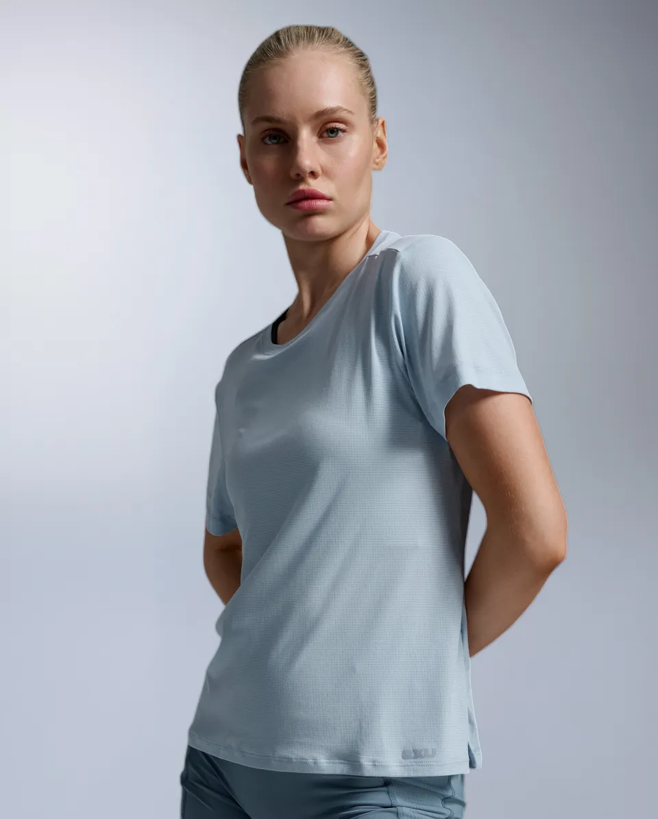2xu-aero-trail-tee-laufshirt-damen-bay-kurzarm-upf-50 image 1