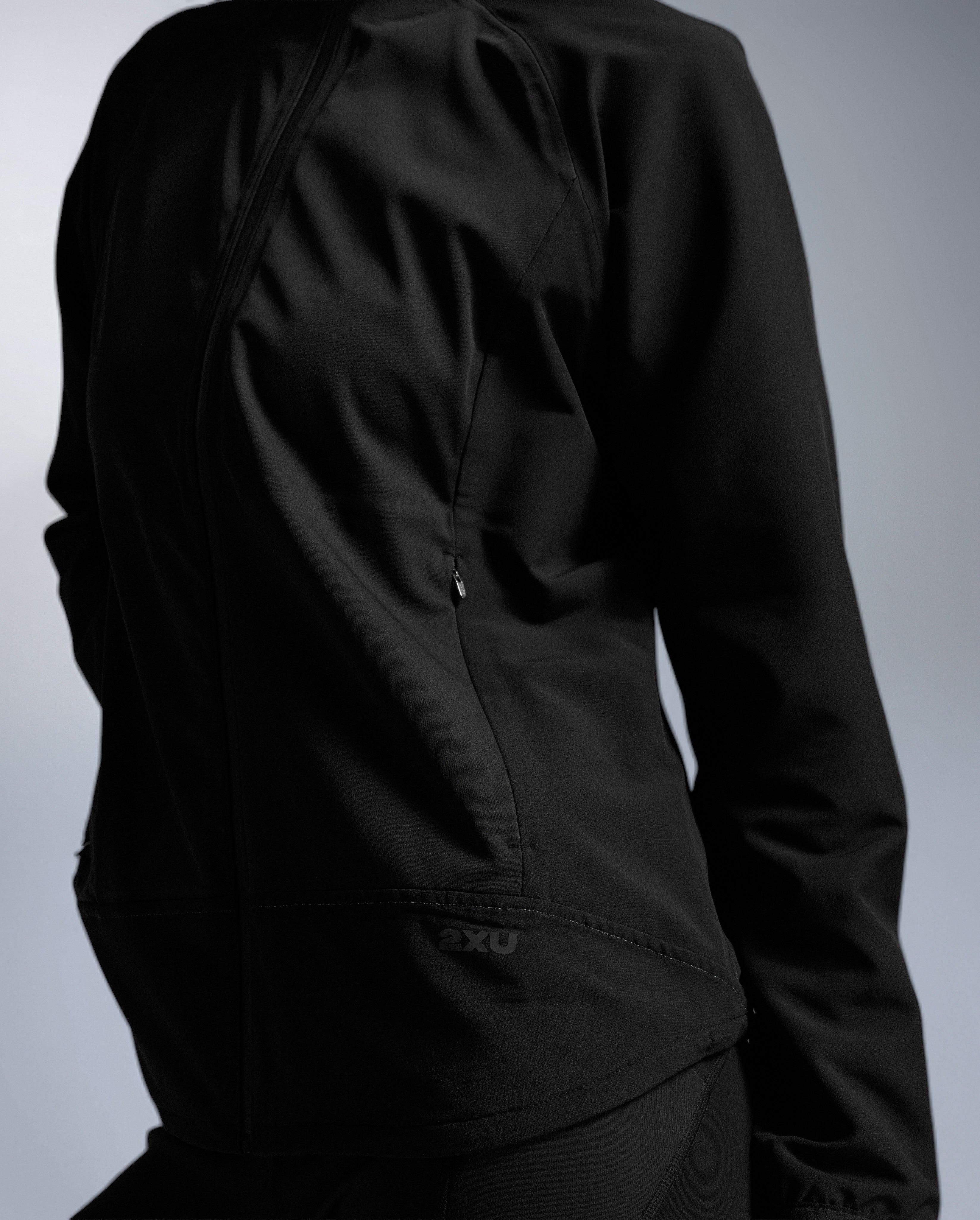2xu-ignition-shield-softshelljacke-damen-schwarz image 2