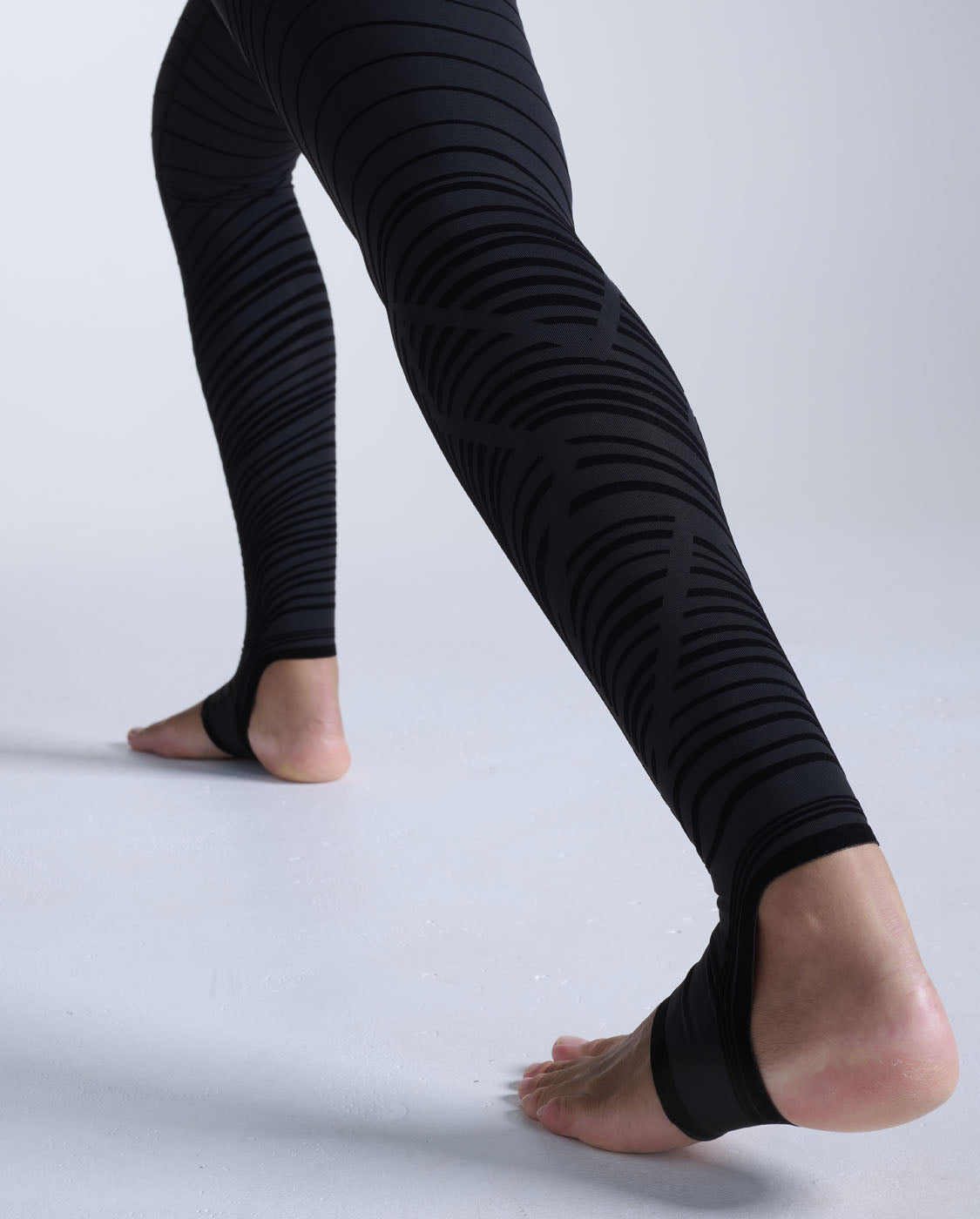 2xu-recovery-power-recovery-tights-fir-leggings-damen-schwarz image 6