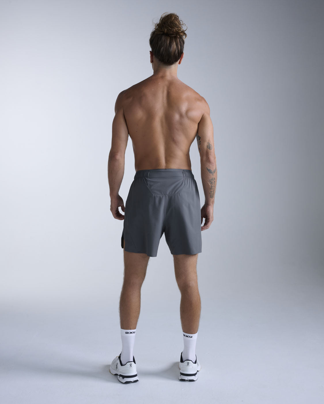 2xu-motion-5-inch-shorts-herren-jupiter image 7