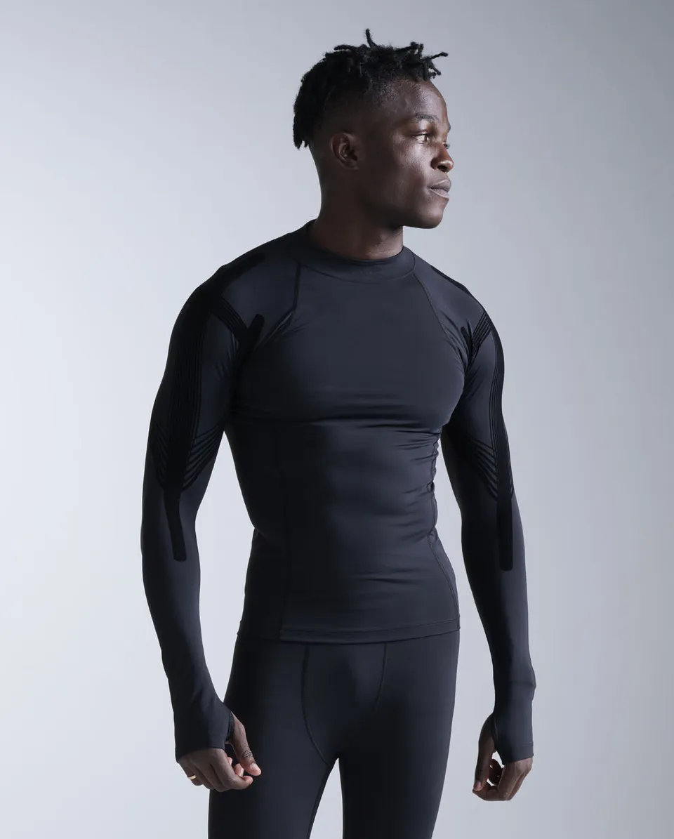 2xu-recovery-kompressionsshirt-herren-schwarz-fir-fest image 1