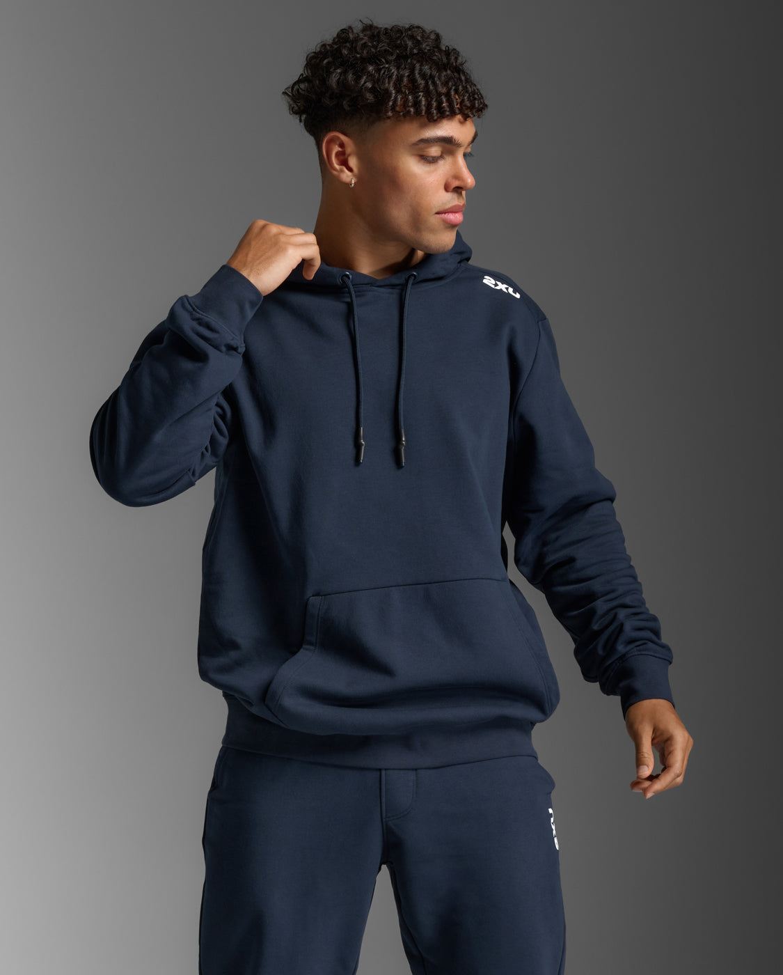 2xu-motion-aspire-kapuzenpullover-midnight-hoodie image 2