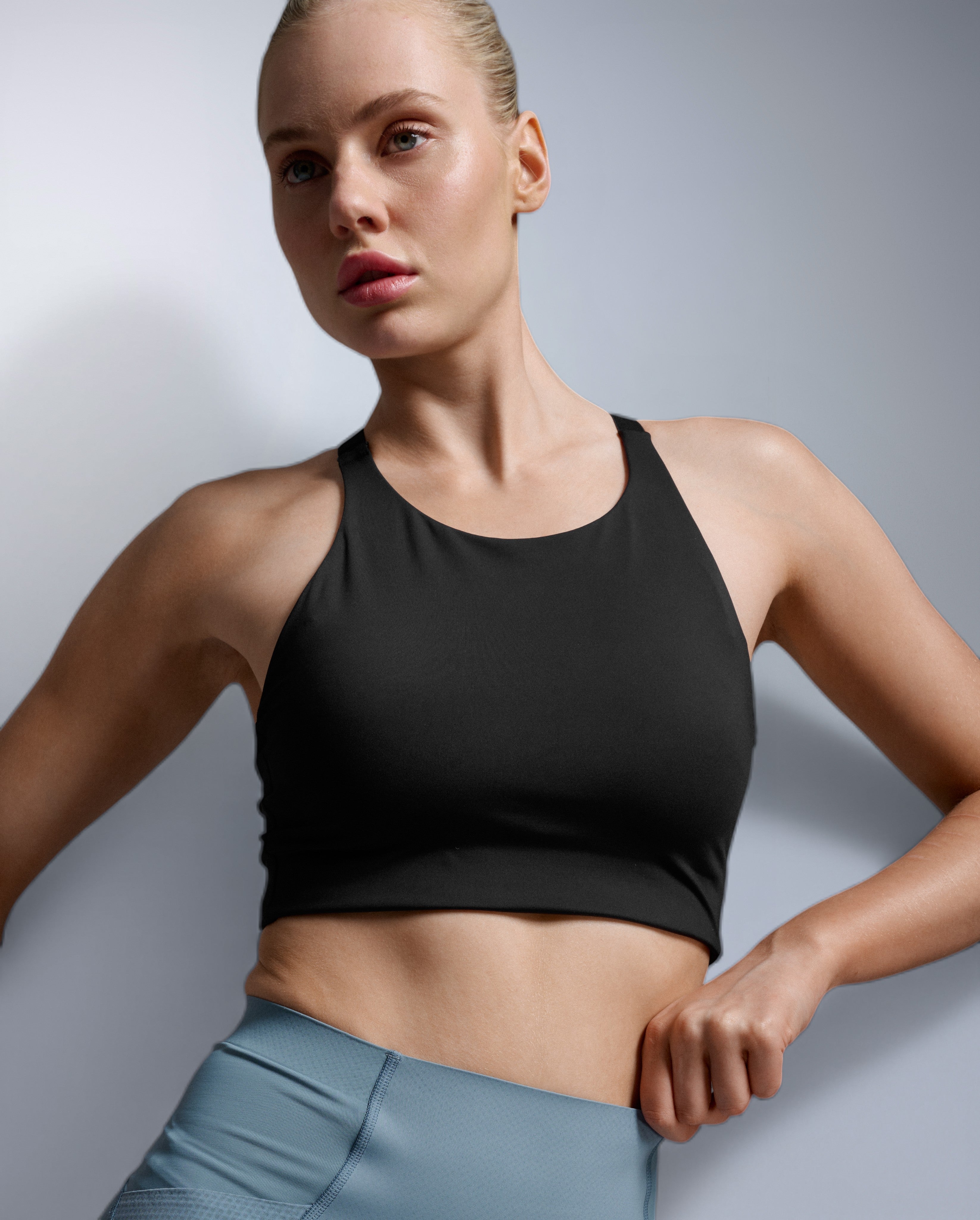 2xu-aero-trail-medium-impact-bra-sport-bh-damen-schwarz image 7