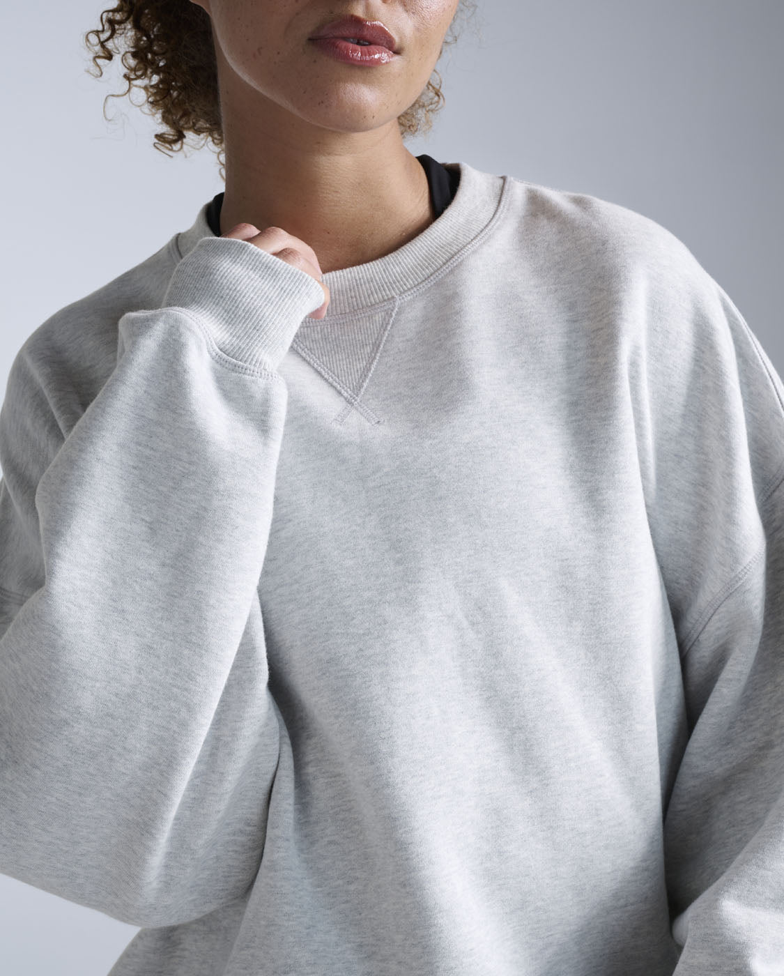 2xu-ez-oversized-bio-baumwoll-crew-grey-marle image 5