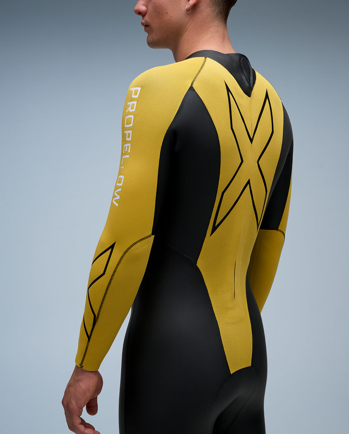 2xu-propel-open-water-wetsuit-herren-black-ambition image 6