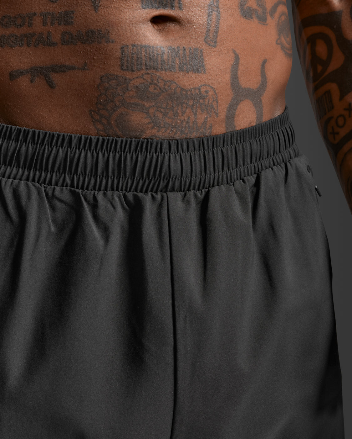 2xu-aero-woven-jogger-schwarz-laufhose-herren image 7