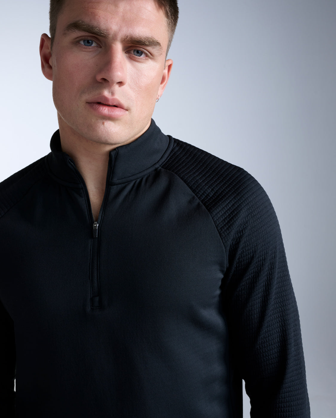 2xu-ignition-haptic-1-4-zip-laufshirt-herren-schwarz-reflektiv image 1