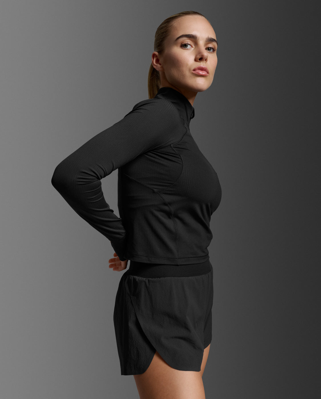 2xu-aero-waffle-1-2-zip-langarmtop-black-silver image 3