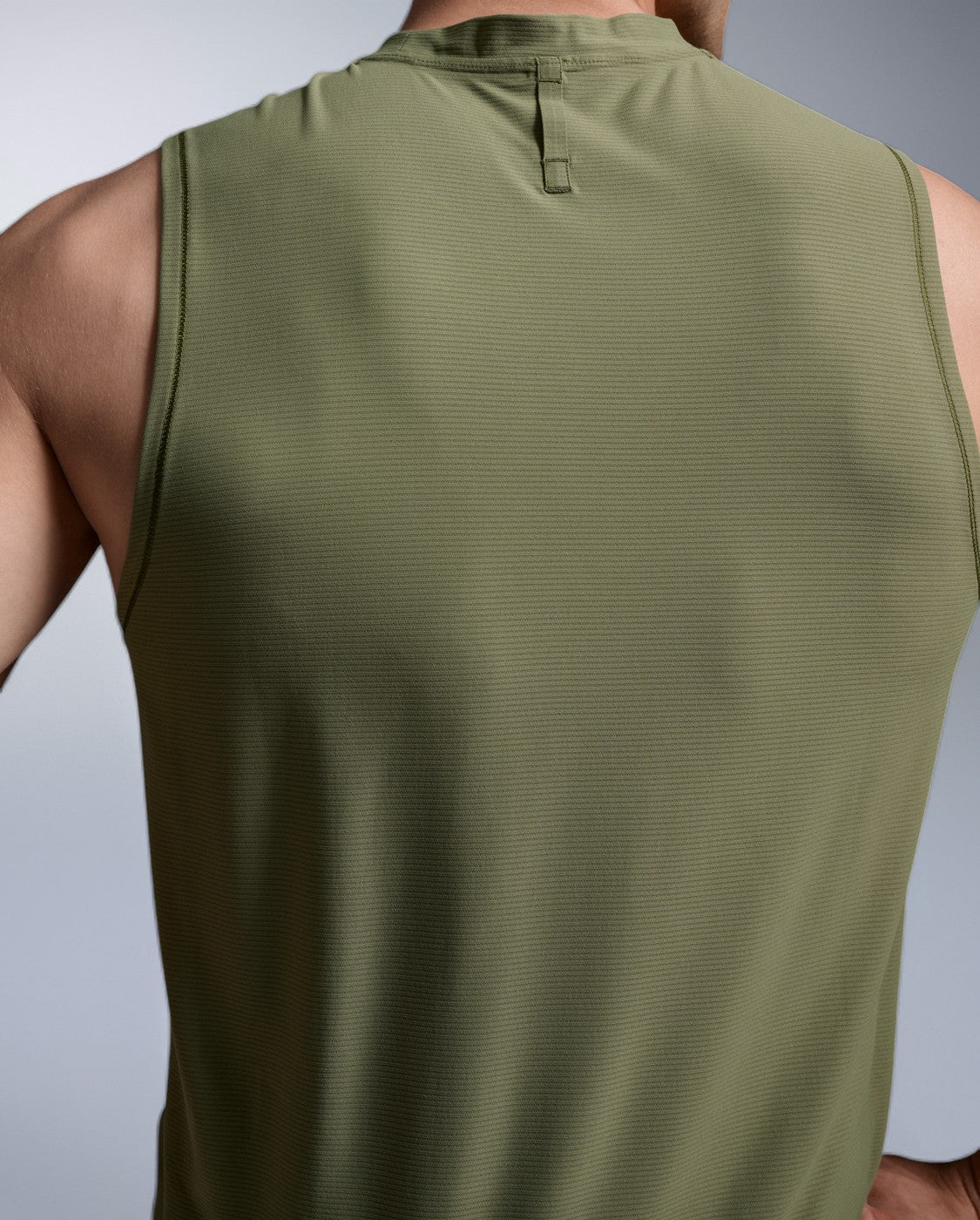 2xu-force-tech-tank-hunter-green-tank-top-herren image 8