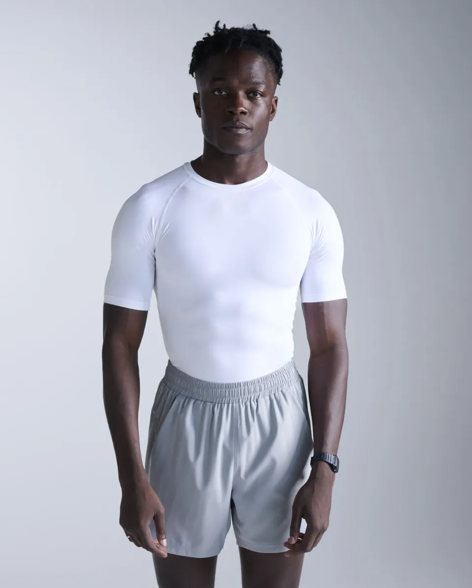 2xu-core-compression-kurzarmshirt-wei-kompression image 1