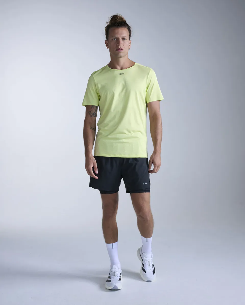 2xu-light-speed-tech-tee-laufshirt-herren-cool-matcha-slim image 1