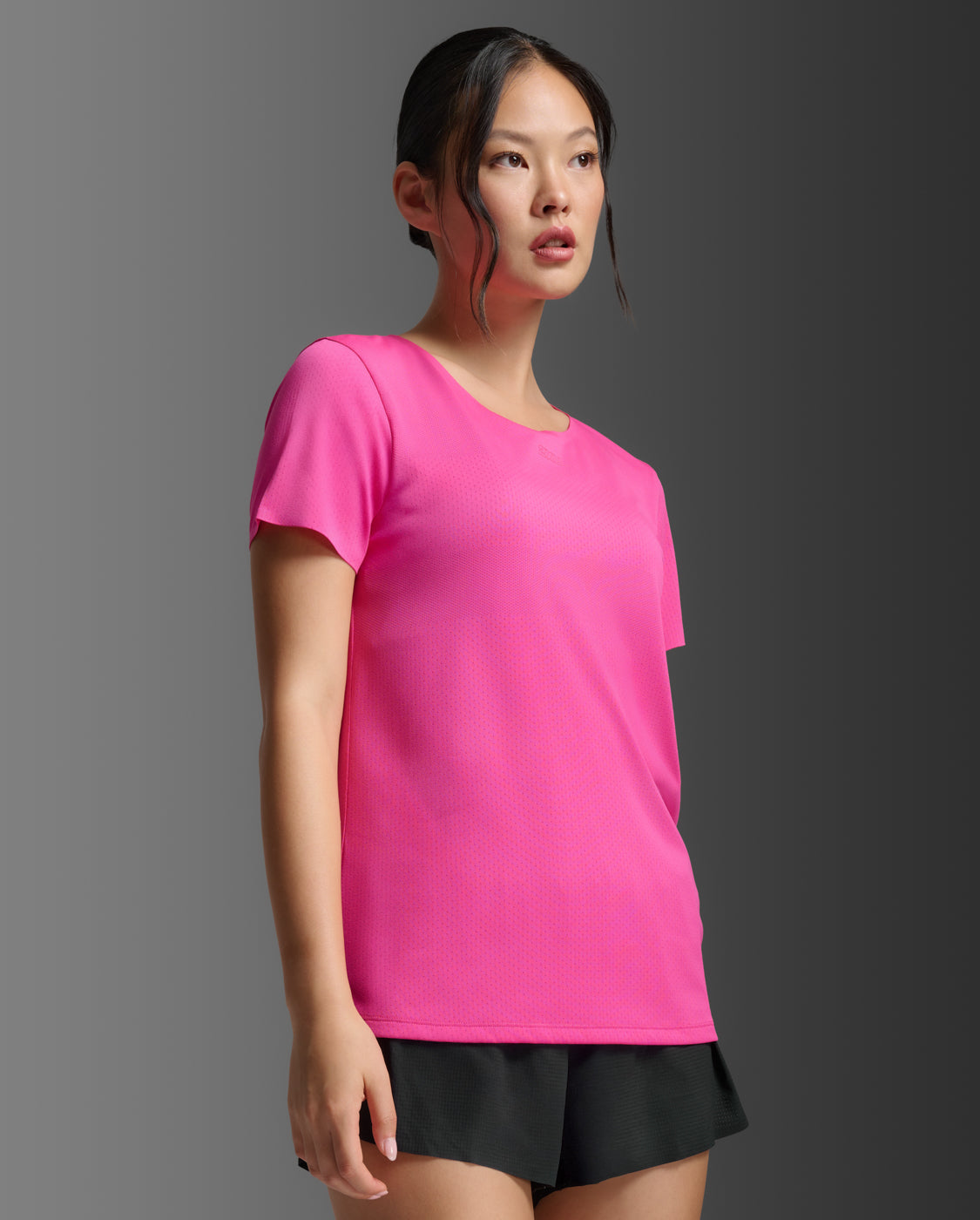 2xu-light-speed-tech-tee-laufshirt-damen-fuchsia image 4