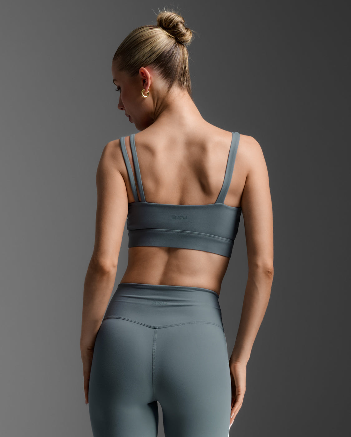 2xu-fluid-asymmetric-bra-damen-dark-sage-sport-bh image 3