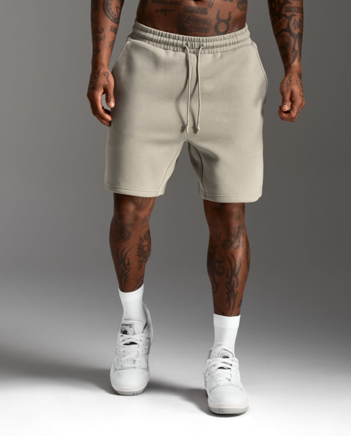 2xu-24-7-commute-7-inch-shorts-herren-carbon image 2