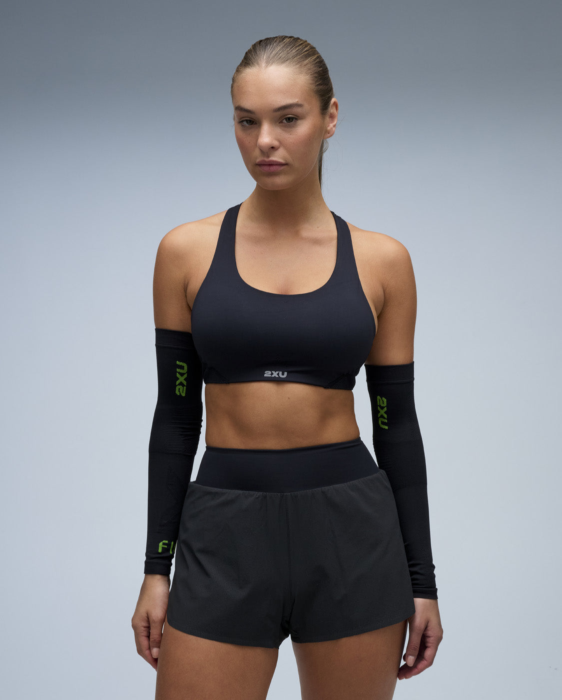 2xu-recovery-flex-arm-sleeves-fir-armsleeves-schwarz image 1
