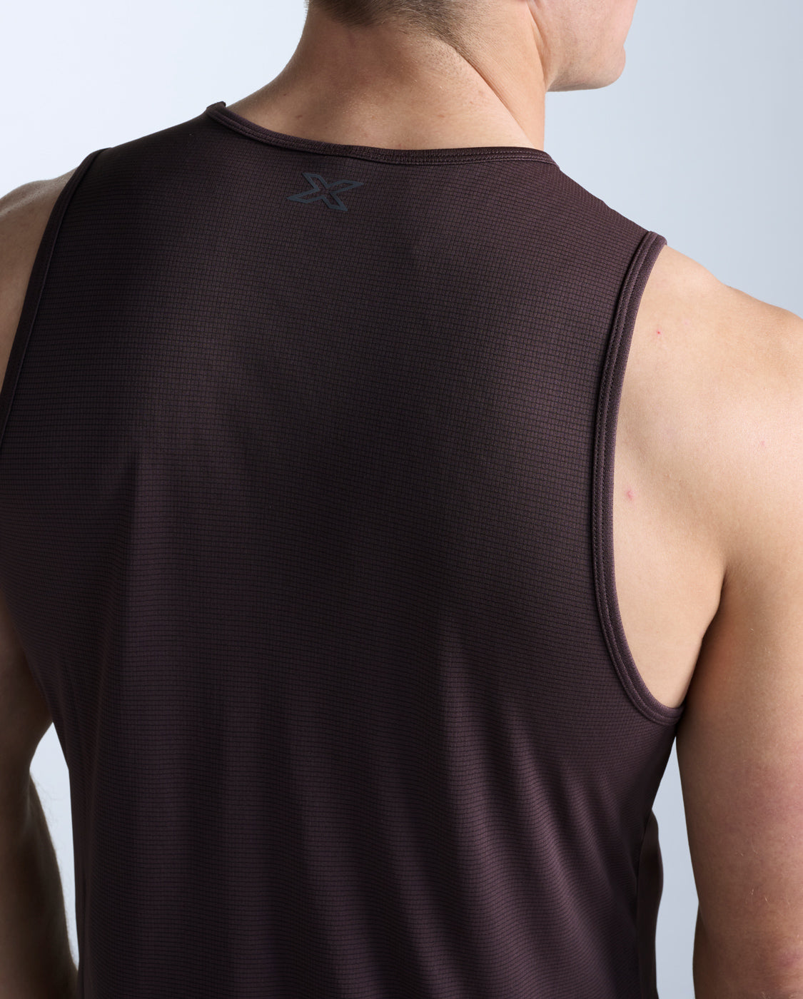 2xu-aero-tank-lauftop-herren-bark image 6