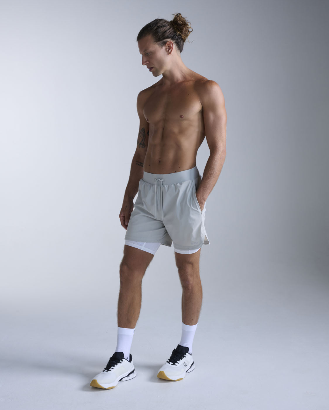 2xu-flex-2-in-1-5-inch-shorts-grau-trainingsshorts image 7