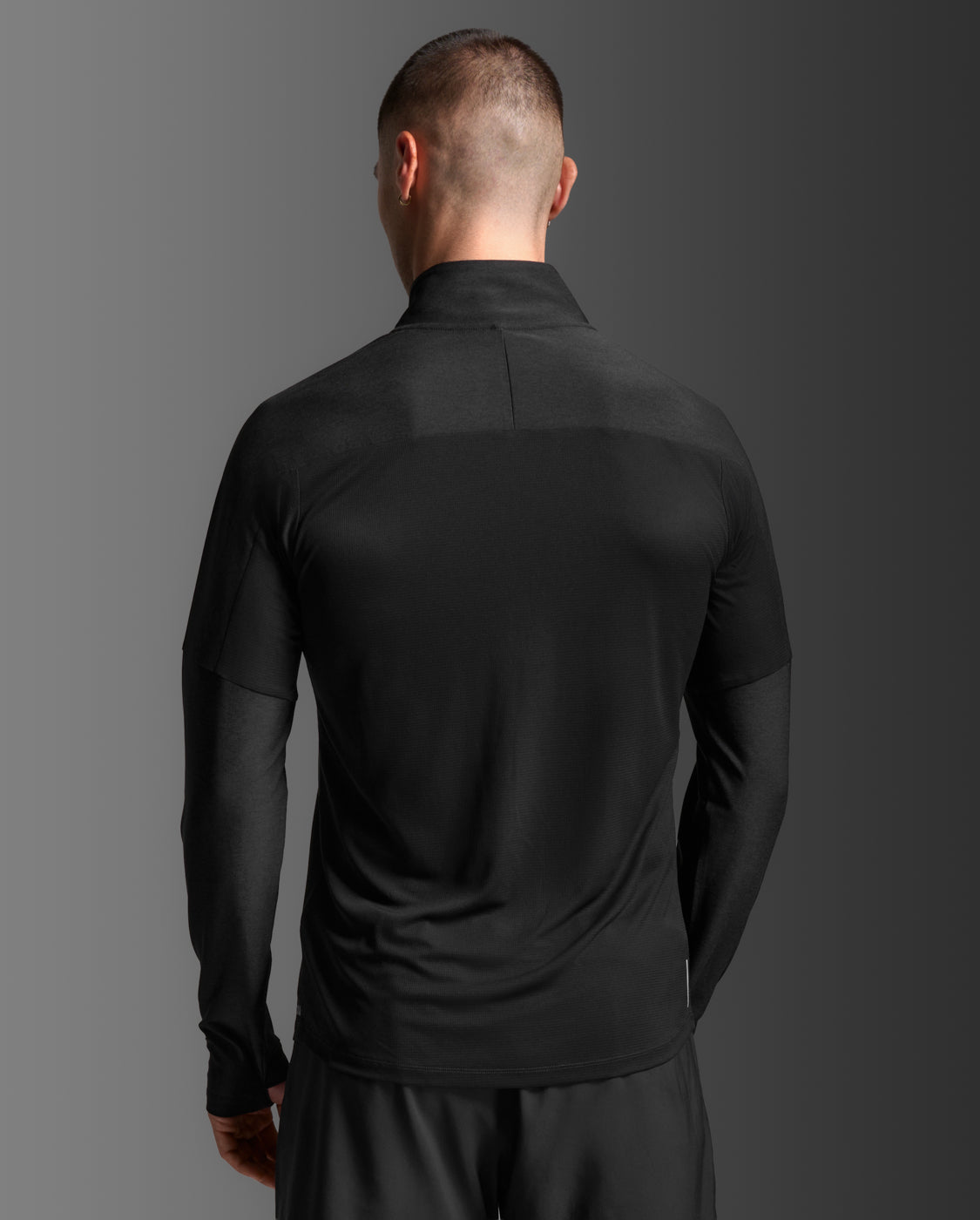 2xu-aero-1-2-zip-laufshirt-langarm-herren-schwarz-slim image 2