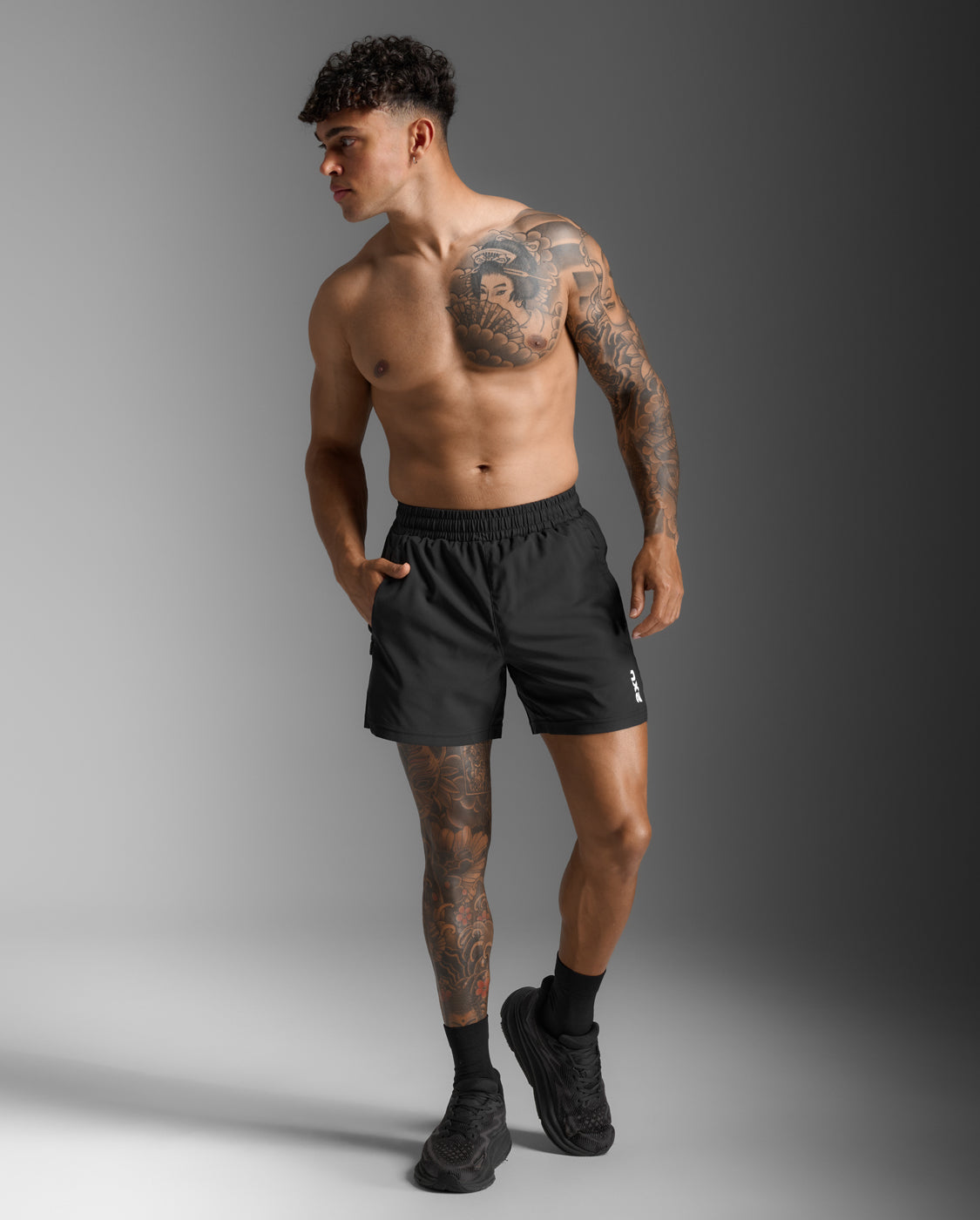 2xu-motion-aspire-5-inch-shorts-schwarz-wei-herren image 4