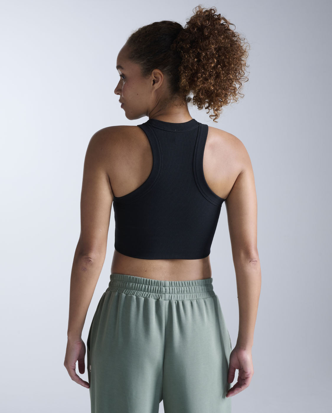 2xu-fluid-tencel-crop-tank-top-damen-schwarz image 2