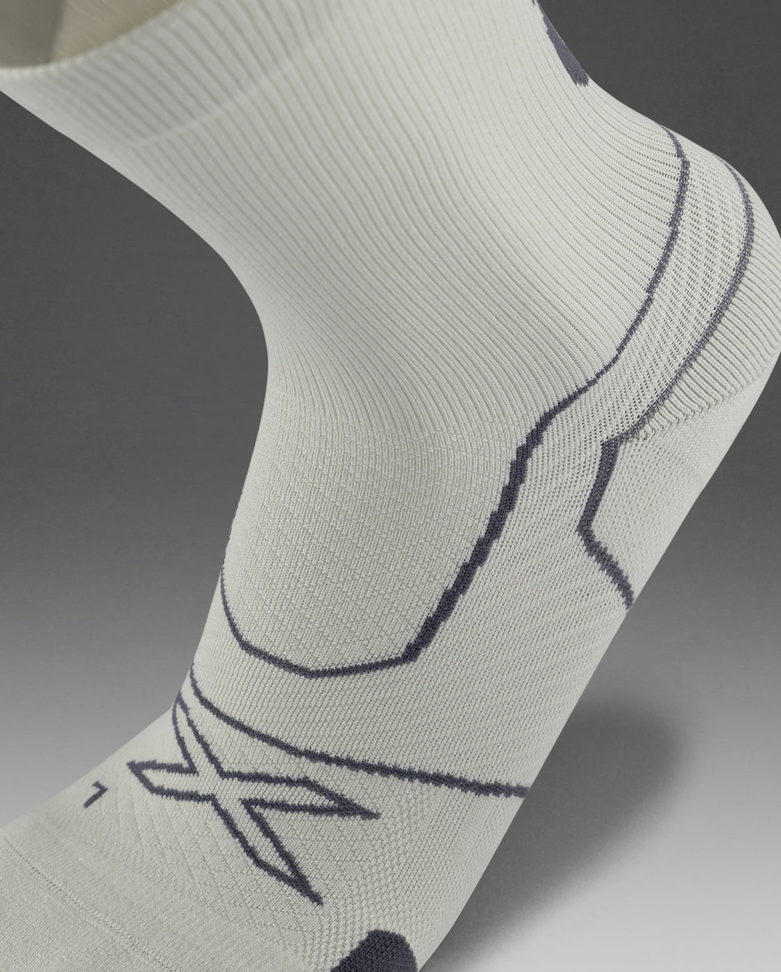 2xu-vectr-cushion-crew-socken-moon-jupiter-unisex image 2