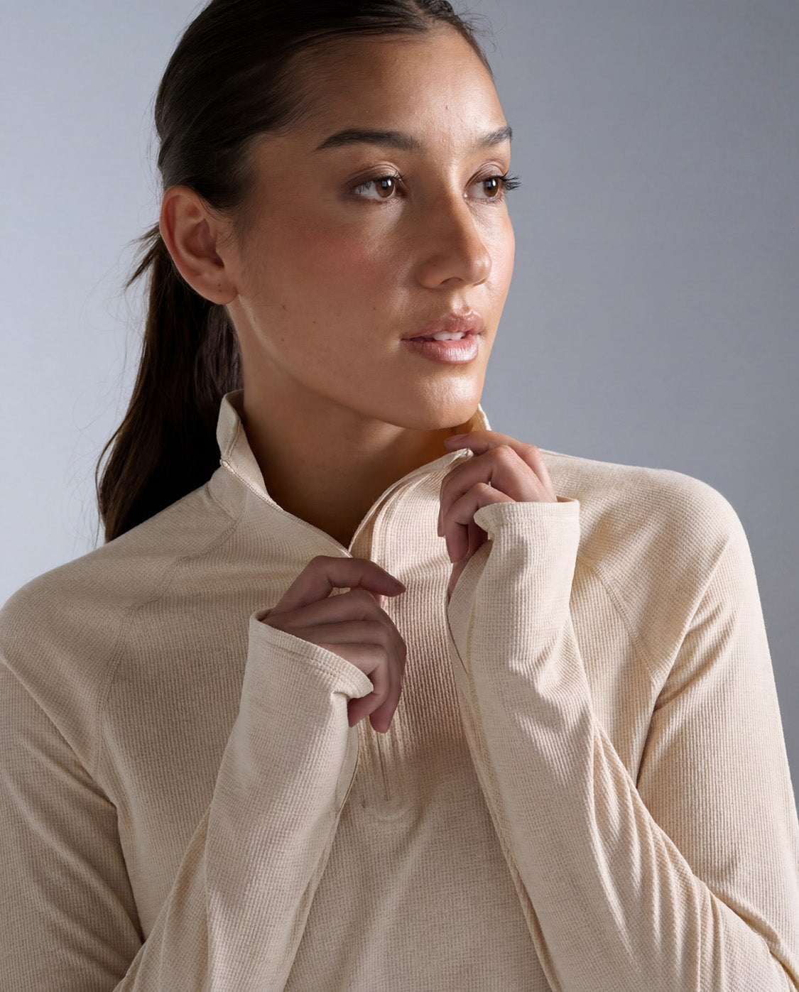 2xu-aero-trail-1-2-zip-chalk-white-laufshirt-damen image 2