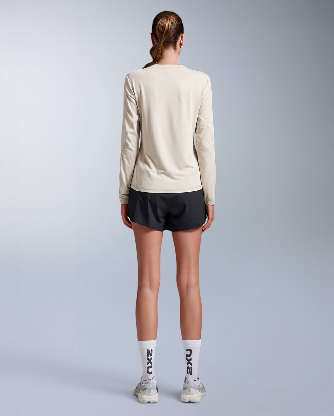 2xu-ignition-wool-long-sleeve-damen-chalk-wollshirt image 5